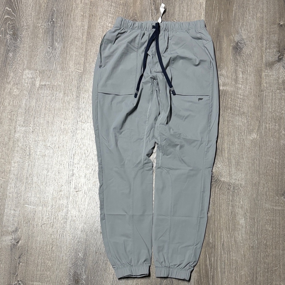 Fabletics Men's Gray Joggers